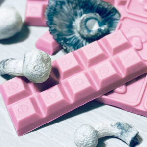 VALENTINES! Strawberries & Cream Chocolate Bar